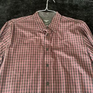 Rag and Bone men’s size XL slim fit button down. Minimal use. Like new